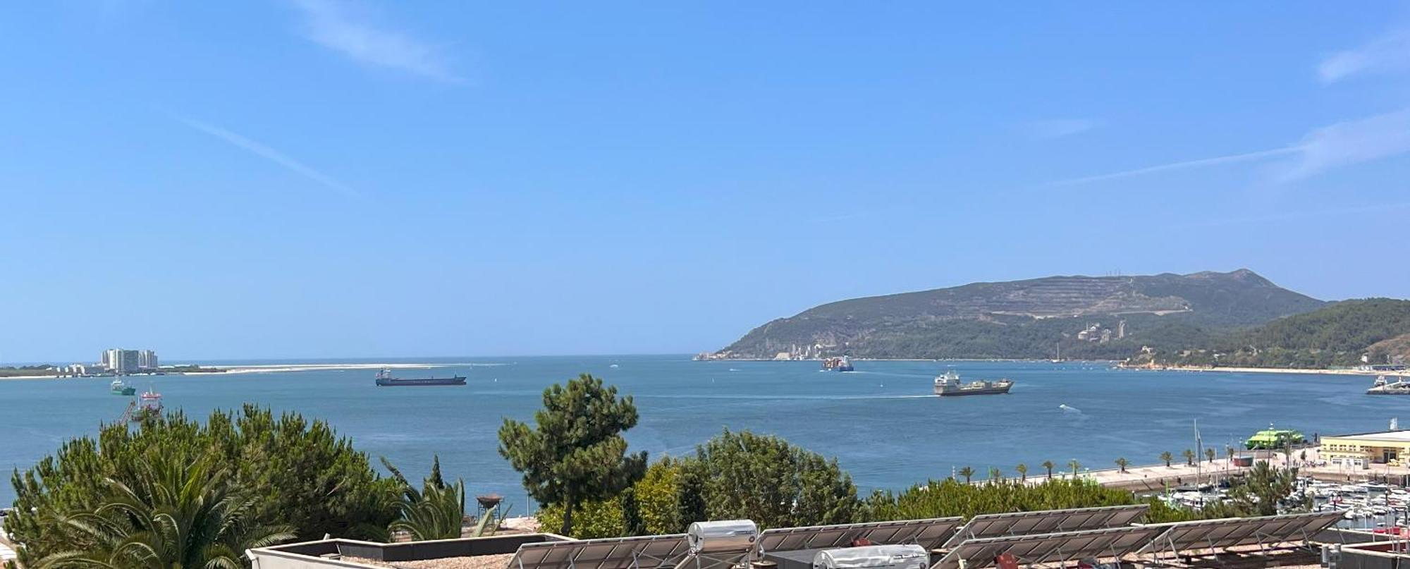 Sunset Bay View, Renovated Apt, By Timecooler Setubal Bagian luar foto