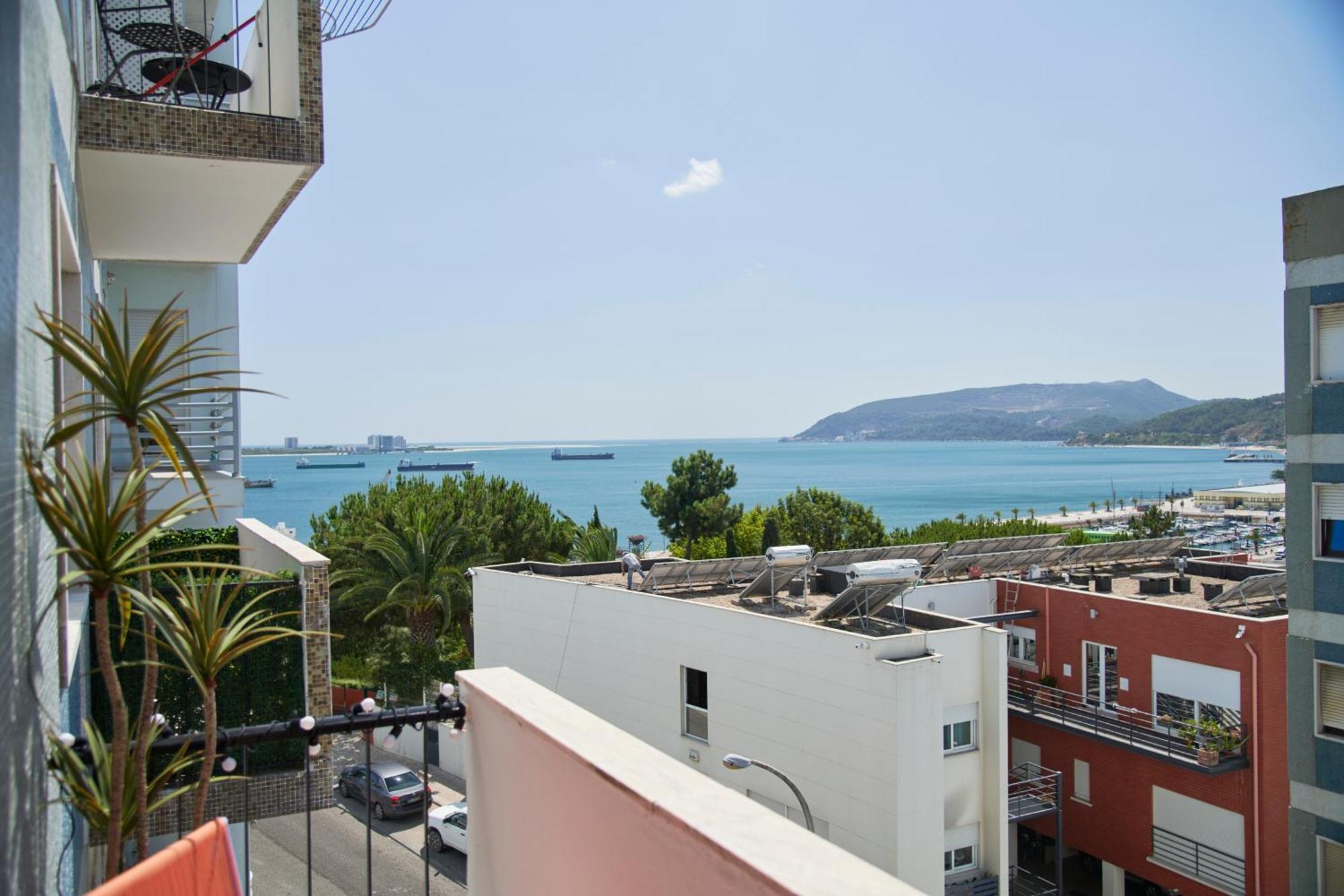 Sunset Bay View, Renovated Apt, By Timecooler Setubal Bagian luar foto
