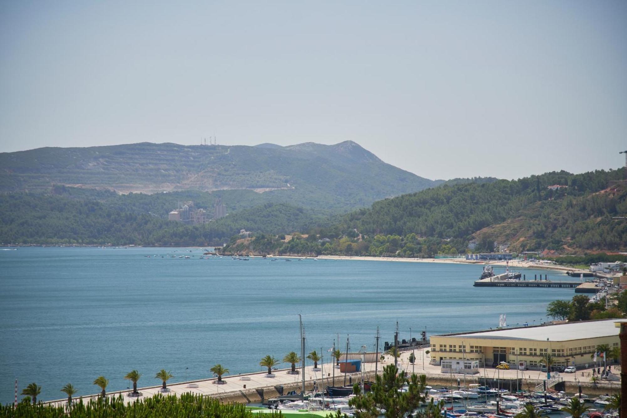 Sunset Bay View, Renovated Apt, By Timecooler Setubal Bagian luar foto
